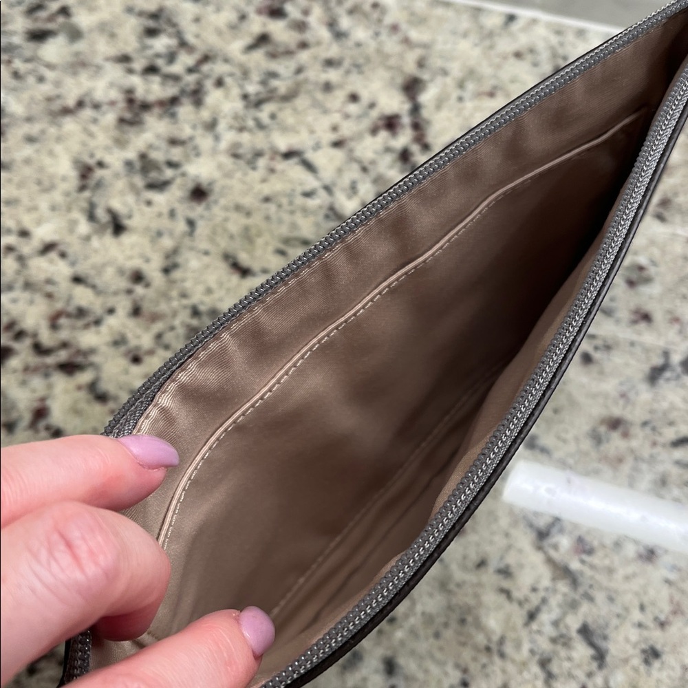 Coach White Lion Novelty Large Darcy Clutch NWOT - Picture 10 of 12